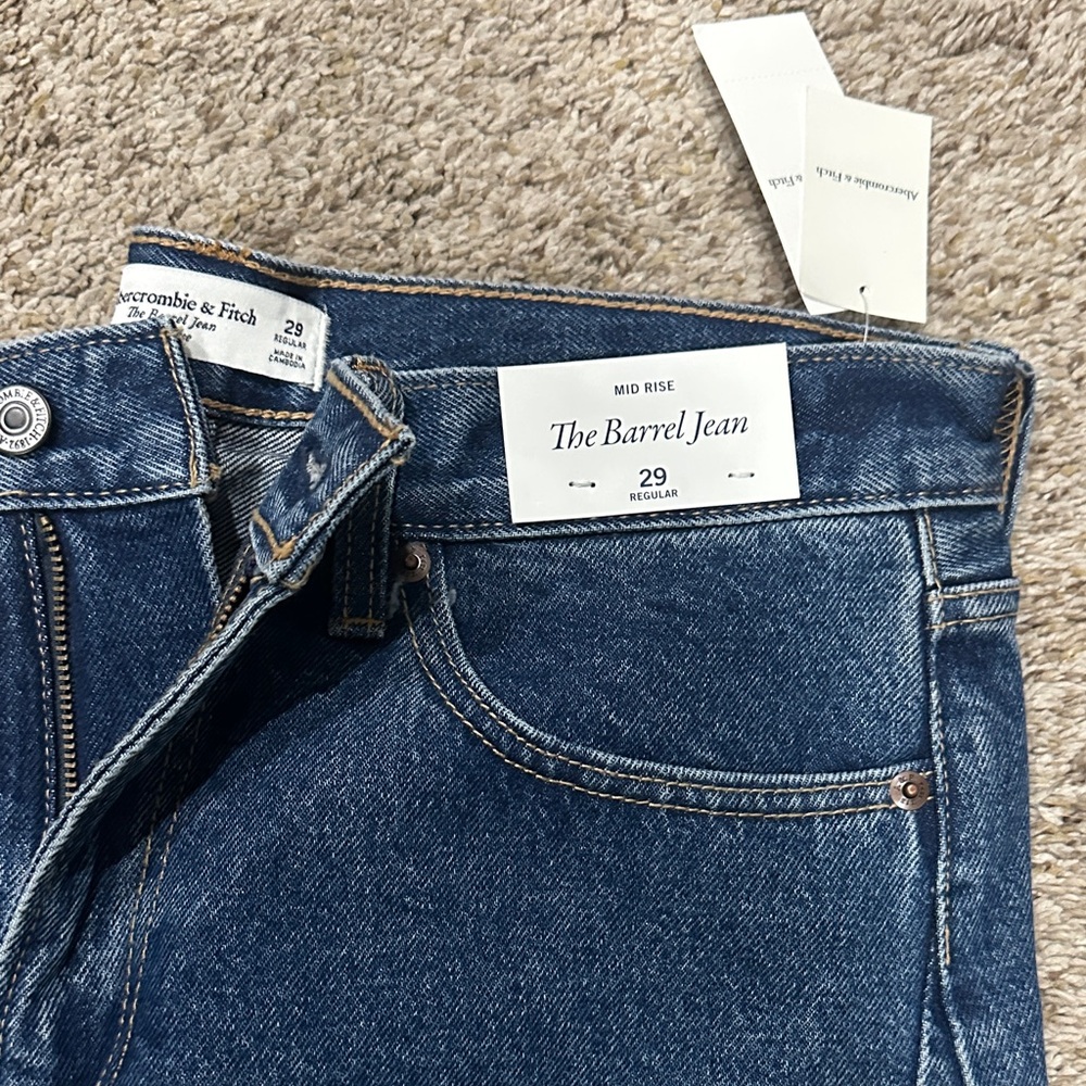 Abercrombie and Fitch Barrel Jean 29